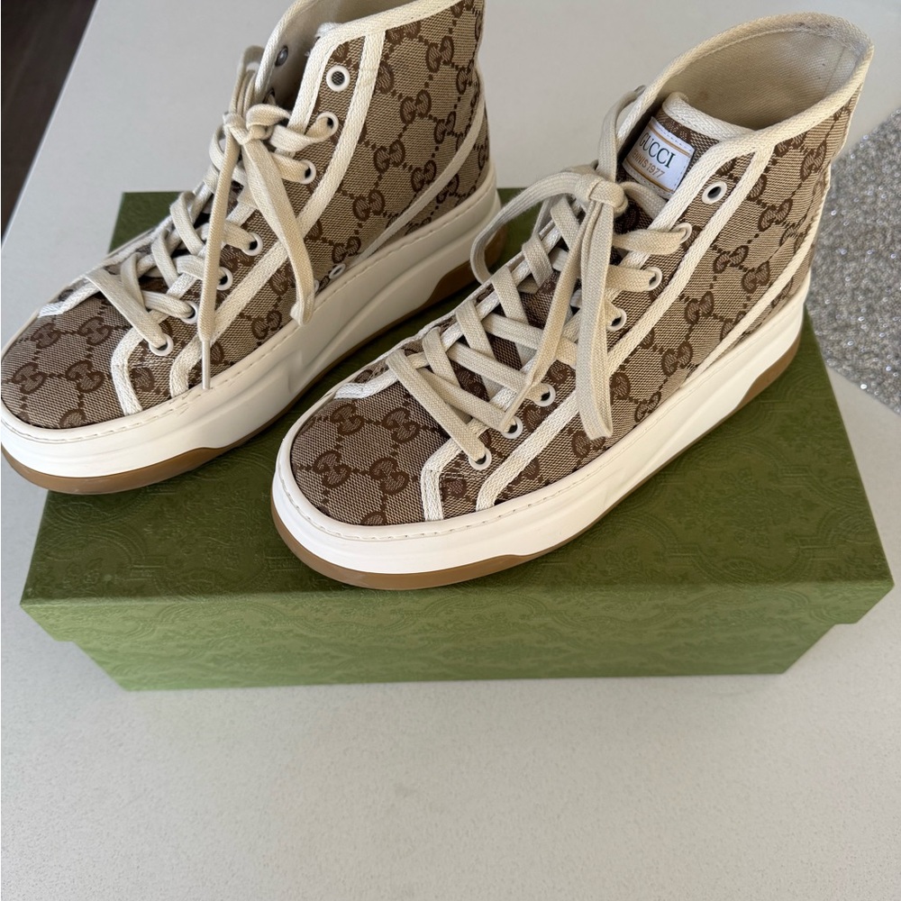 Gucci Women's Brown High-Top Sneakers